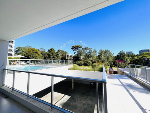 Imagen 24 de 24 de Emerald Apartamento En Venta - 3 Dormitorios + Den- Piscina - Mansa Penthouse Punta Del Este