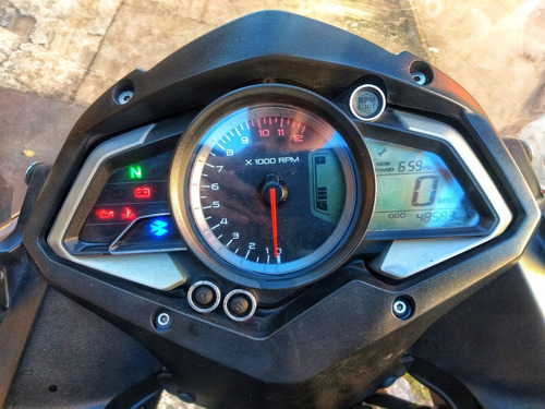 Bajaj Rouser As200