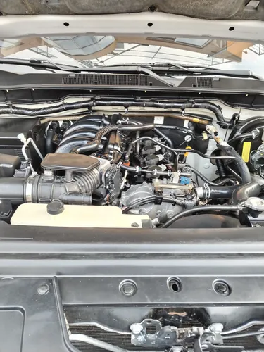 Nissan NP300 Frontier 2.5 Le Aa Mt