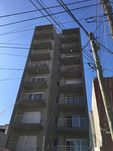 Venta Departamento De Dos Ambientes Con Balcon, Vista Al Frente Y Al Contrafrente A Estrenar Entrga Ya!!! Super Amplios! Moron.