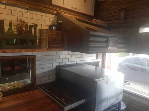 Vendo Rotiseria Pizzeria (importante Cartera De Clientes)