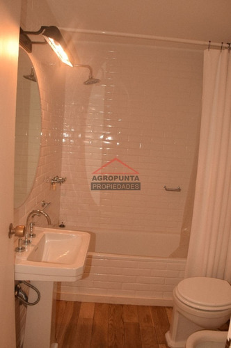 Apartamento En Peninsula, 2 Dormitorios *- Ref: 3013