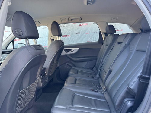 Audi Q7 3.0 V6 Select 5 Pasajeros At