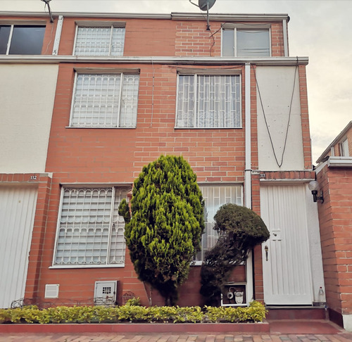 Bolivia Casa Venta 3 Pisos + Parqueadero Propio  Conjunto Residenc