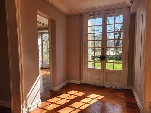 Casa En Venta De 4 Dorm. En Las Condes / El Golf