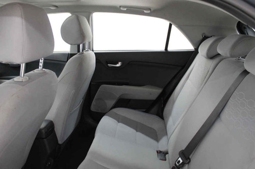 Imagen 11 de 15 de Kia Kia Rio Hb 2018 4 Cilindros