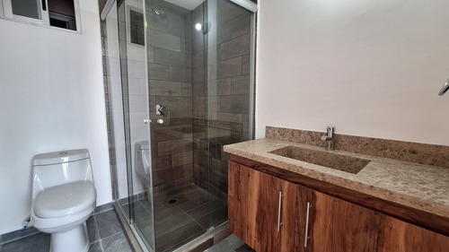 Penthouse En Venta En Vertice Juriquilla, Con Roof Privado!