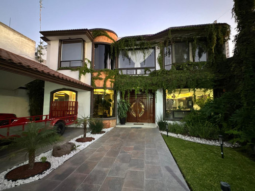 En Venta Espectacular Residencia En Los Bosques