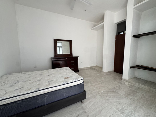 Casa En Renta En Merida, En El Centro Historico. ¡amplios Espacios!