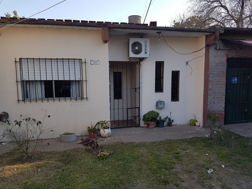 Imagen 2 de 13 de Casa En Venta En José C Paz