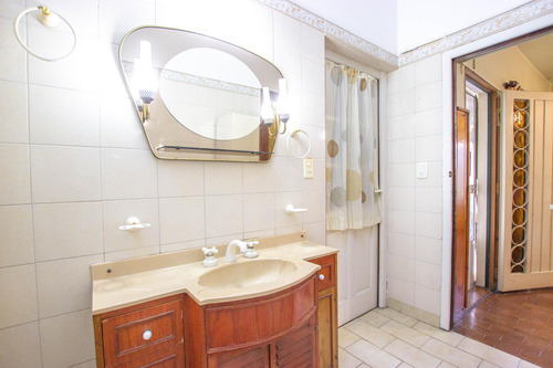 Imagen 27 de 30 de Casa 6 Ambientes Y Medio En Venta En Caseros Centro