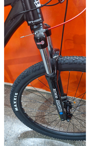 Bicicleta Venzo Stinger Mtb R29 Monoplato 10 Vel Shimano Negro/blanco L