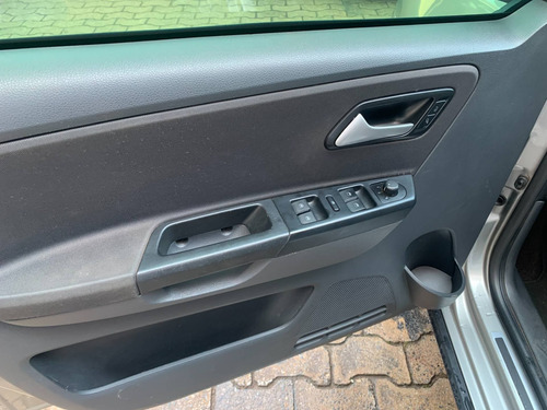 Imagem 14 de 15 de Volkswagen Crossfox 1.6 Msi Flex 16v 4p Automatizado