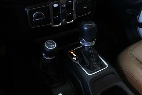 Jeep Wrangler 3.7 Sahara 4x4 At