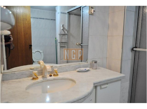 Apartamento Con Todos Los Servicios Buena Rentabilidad- Ref: 18257