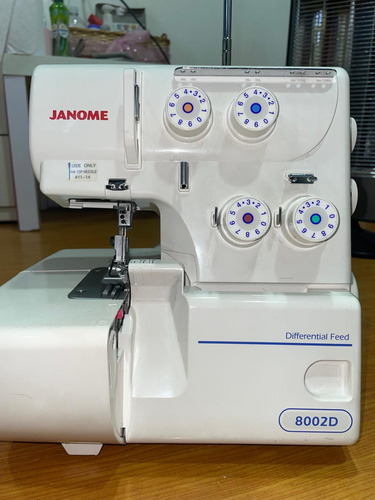 Maquina De Coser Overlock Janome 8002d