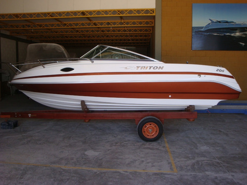 Lancha Triton 200 Cab