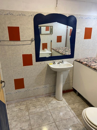 Salon Comercial - Villa Mitre - 200 Mts