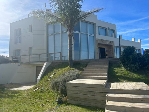 Gran Casa Frente A La Playa En Alquiler Manantiales