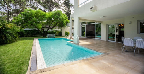 Casa En Punta Del Este, Mansa- Ref: 313
