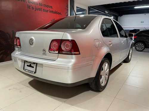 Imagen 8 de 14 de Volkswagen Jetta Clasico Cl Team 2013