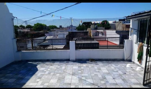 Imagen 10 de 30 de Ph En 3 Plantas Con Entrada Independiente Cada Uno- Mataderos