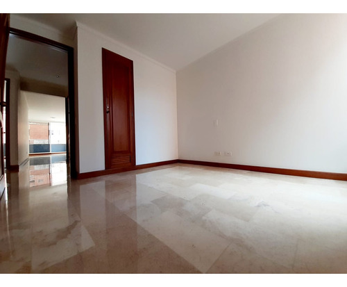 Apartamento Laureles Cerca A Iglesia Santa Teresita