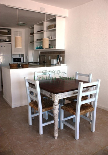Apartamento En Península 1 Dormitorio Con Balcón- Ref: 37781