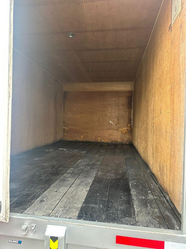 Camión Hino 300 716 Caja Seca 2008