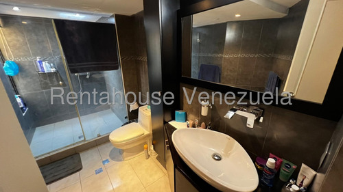 Estupendo Apartamento En Venta - Urb. El Rosal.