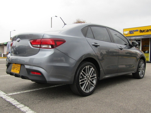 Imagen 7 de 13 de Kia Rio Vibrant 1.4 M/t