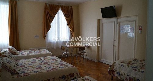 Casa Hostal En Venta De 17 Dorm. En Santiago
