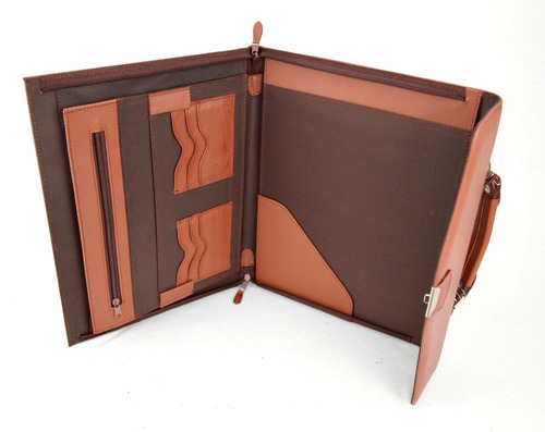 Carpeta Con Tapa Y Con Asa De Mano En Piel Vacuno Kuerissimo