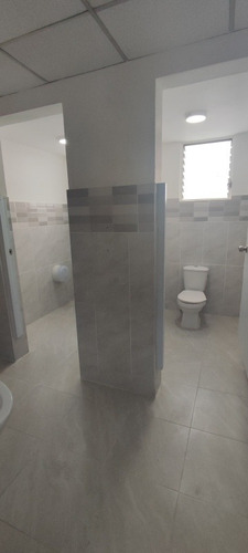 Imagen 6 de 6 de Alquilo Local 1500 Metros 1er Y 2do Piso U$ 20,000.00