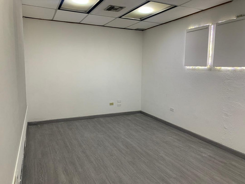 Oficina En Alquiler 124 M2 Campo Alegre