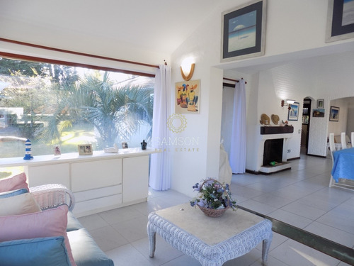 Muy Linda Casa En Alquiler, Punta Del Este- Ref: 59011
