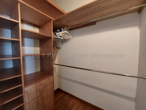 Casa En Venta En Alto Prado Caracas Remodelada Calle Cerrada Terraza