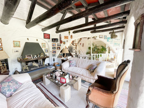 Casa En Venta De 4 Dorm. En Lo Barnechea