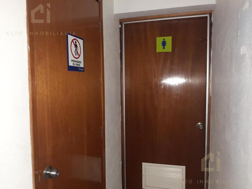 Oficina De 2 Niveles En Renta, Ubicada Sobre El Boulevard Adolfo Ruiz Cortines, Cerca De Plaza Mocambo