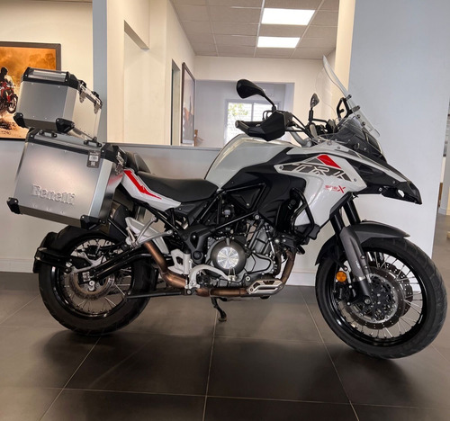 Imagen 2 de 18 de Benelli Trk 502 X Usada Impecable