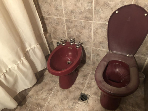 Imagen 29 de 30 de Chalet Clasico Con Local - Castelar Sur - Proximo A Estacion Castelar Y Moron - Venta