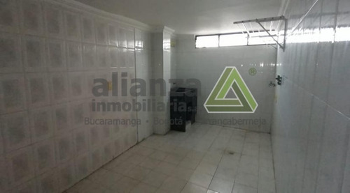 Apartamento En Arriendo