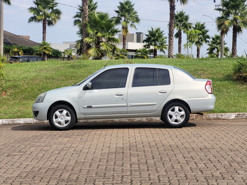 Clio Sedan Privilége 1.6 16v (flex)