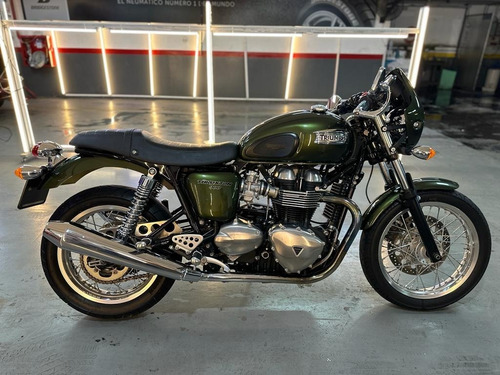 Triumph Thruxton 900