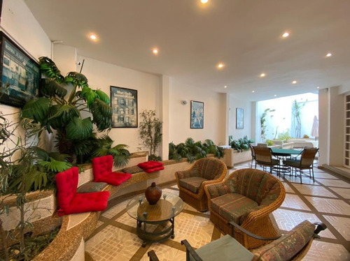 Imagen 1 de 12 de Se Vende Casa 650m2 4h+s/4b+s/4p Los Palos Grandes