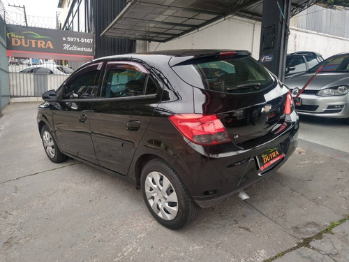 Imagem 9 de 13 de Chevrolet Onix 1.4 Mpfi Lt 8v Flex 4p Manual
