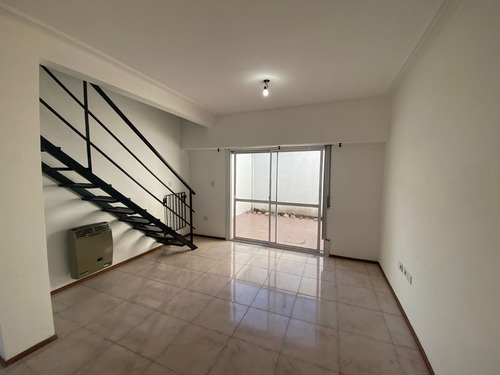 Imagen 4 de 14 de En Venta Dto 2 Amb. Tipo Duplex Interno Lanus Este (072)