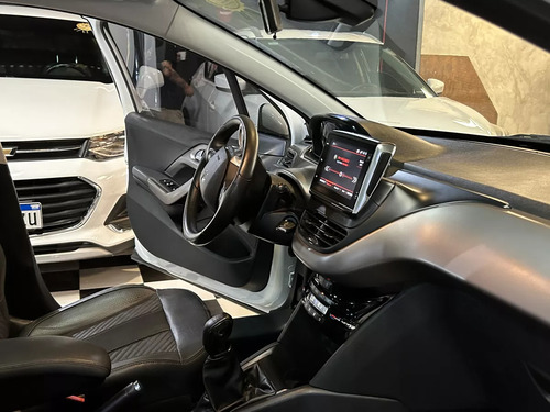 Peugeot 208 1.6 Feline