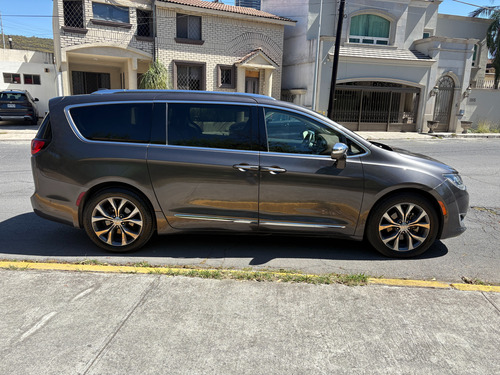 Chrysler Pacifica Limited Platinum