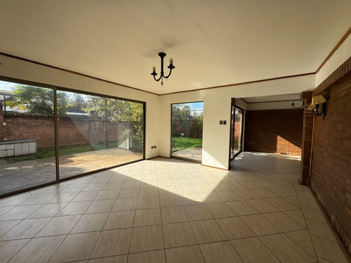 Excelente Casa En Arriendo Frente A Colegio Padre Hurtado